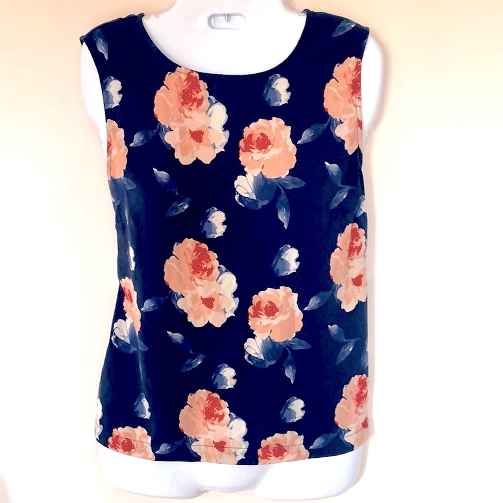 Dalia Summer sleeveless floral top.